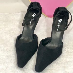 GF Original Black Suede Pump Size 10